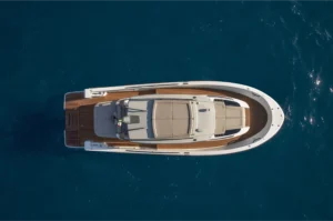 bluegame-yacht-bg42-overhead